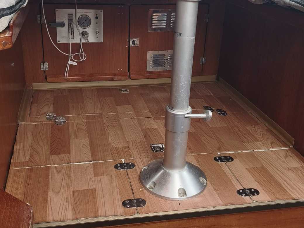 14 Tisch Decksalon