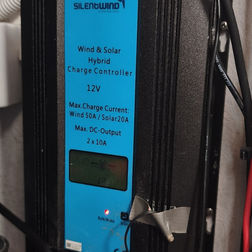240 Silentwind Laderegler Wind-Solar