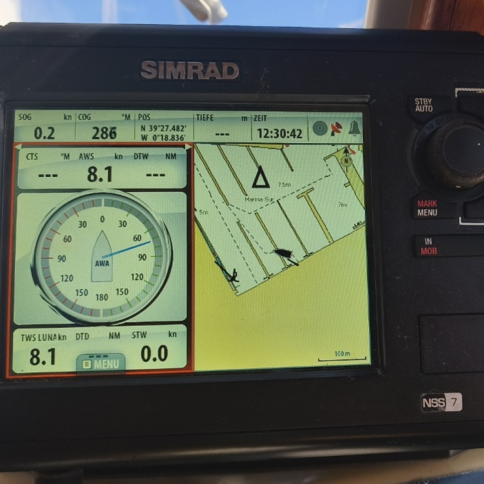 370 Plotter Simrad NSS7